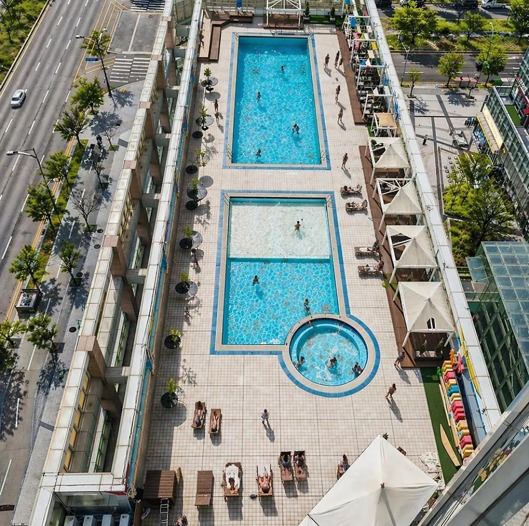 Apartment Value Stay Songdo 13층 공원뷰 루프탑 수영장 호텔침구 스마트tv 공항30분 Incheon